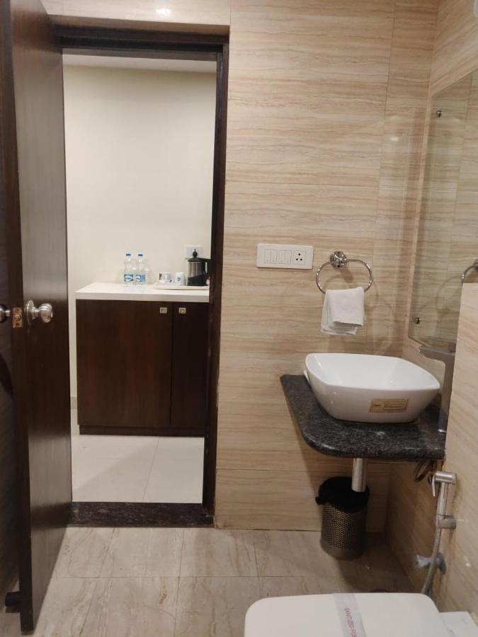 Hotel Casaya Inn Chinhat Экстерьер фото