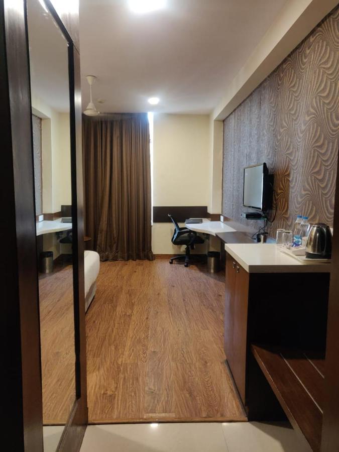 Hotel Casaya Inn Chinhat Экстерьер фото