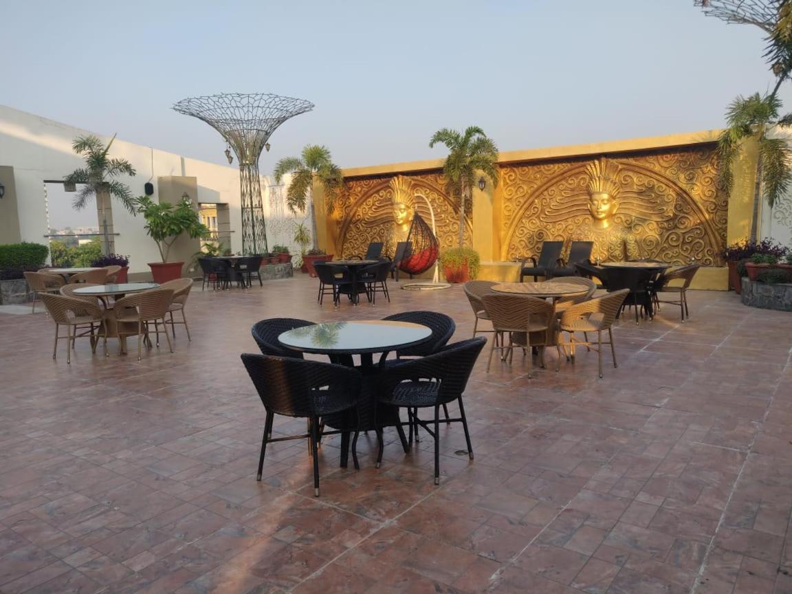 Hotel Casaya Inn Chinhat Экстерьер фото