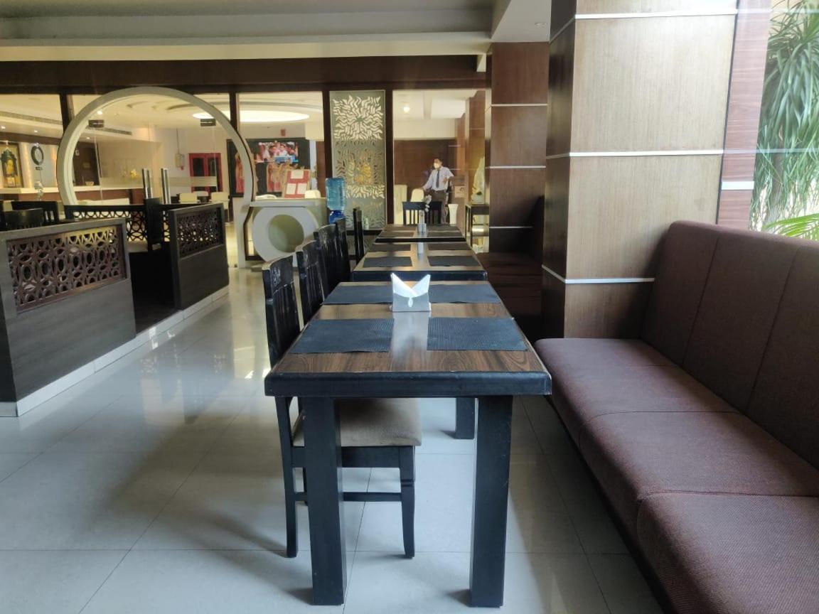 Hotel Casaya Inn Chinhat Экстерьер фото