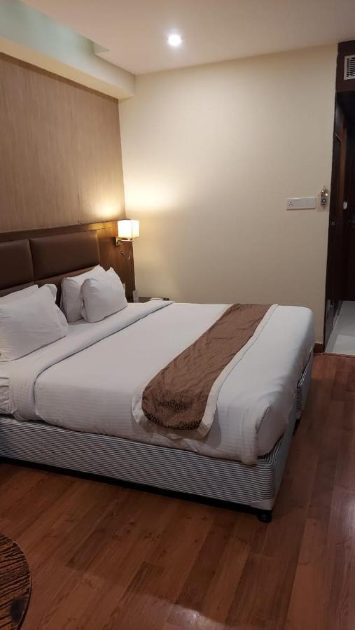 Hotel Casaya Inn Chinhat Экстерьер фото