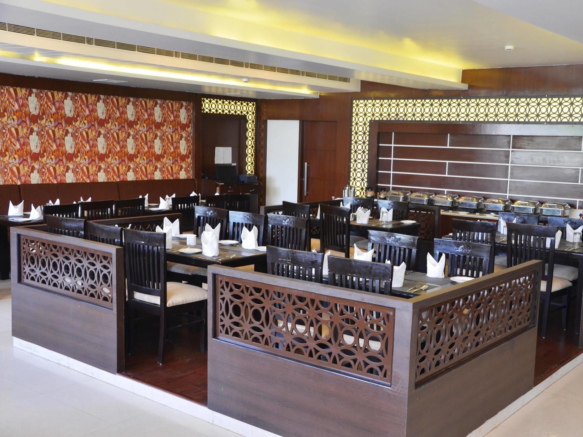 Hotel Casaya Inn Chinhat Экстерьер фото