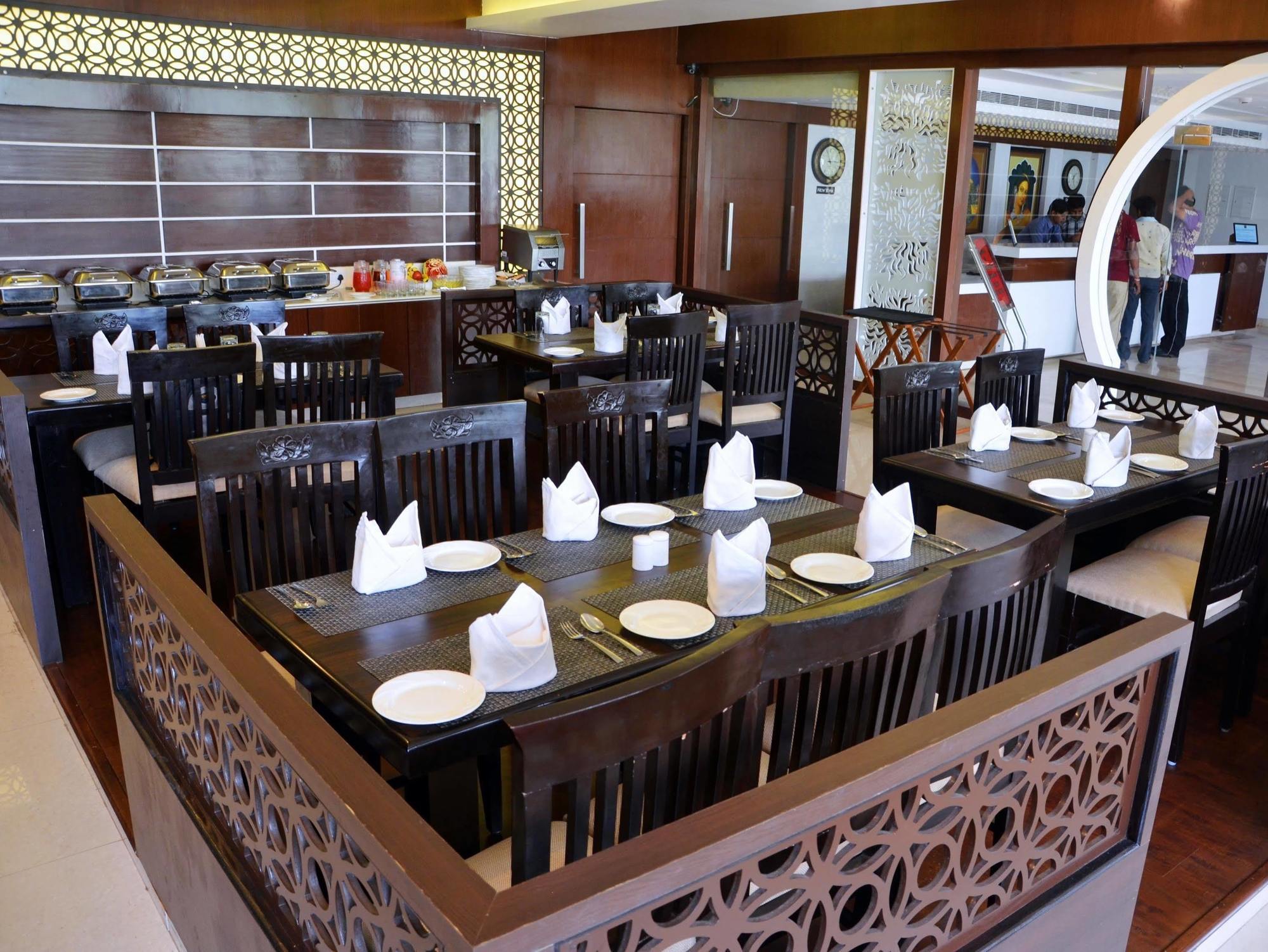 Hotel Casaya Inn Chinhat Экстерьер фото