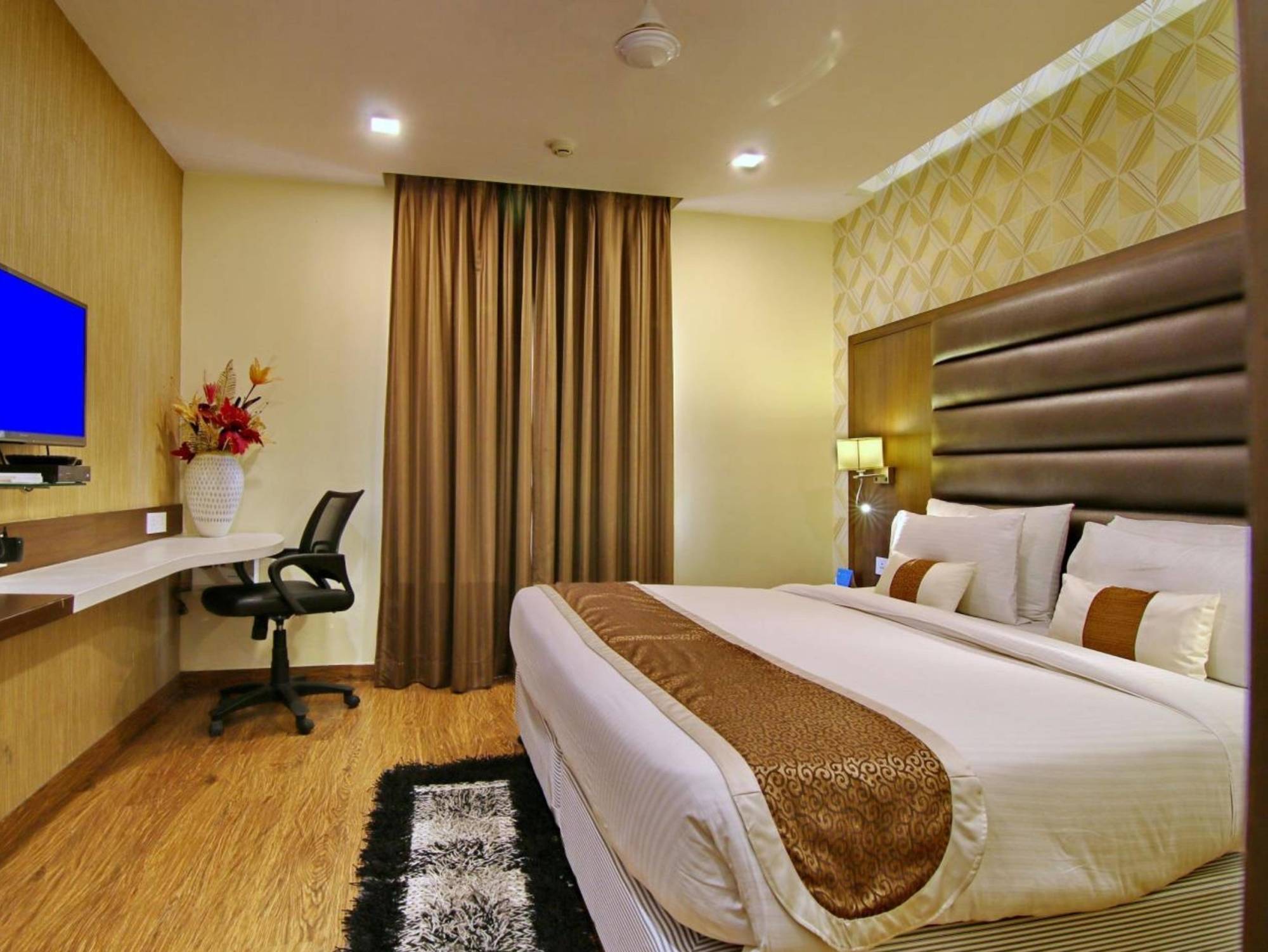 Hotel Casaya Inn Chinhat Экстерьер фото