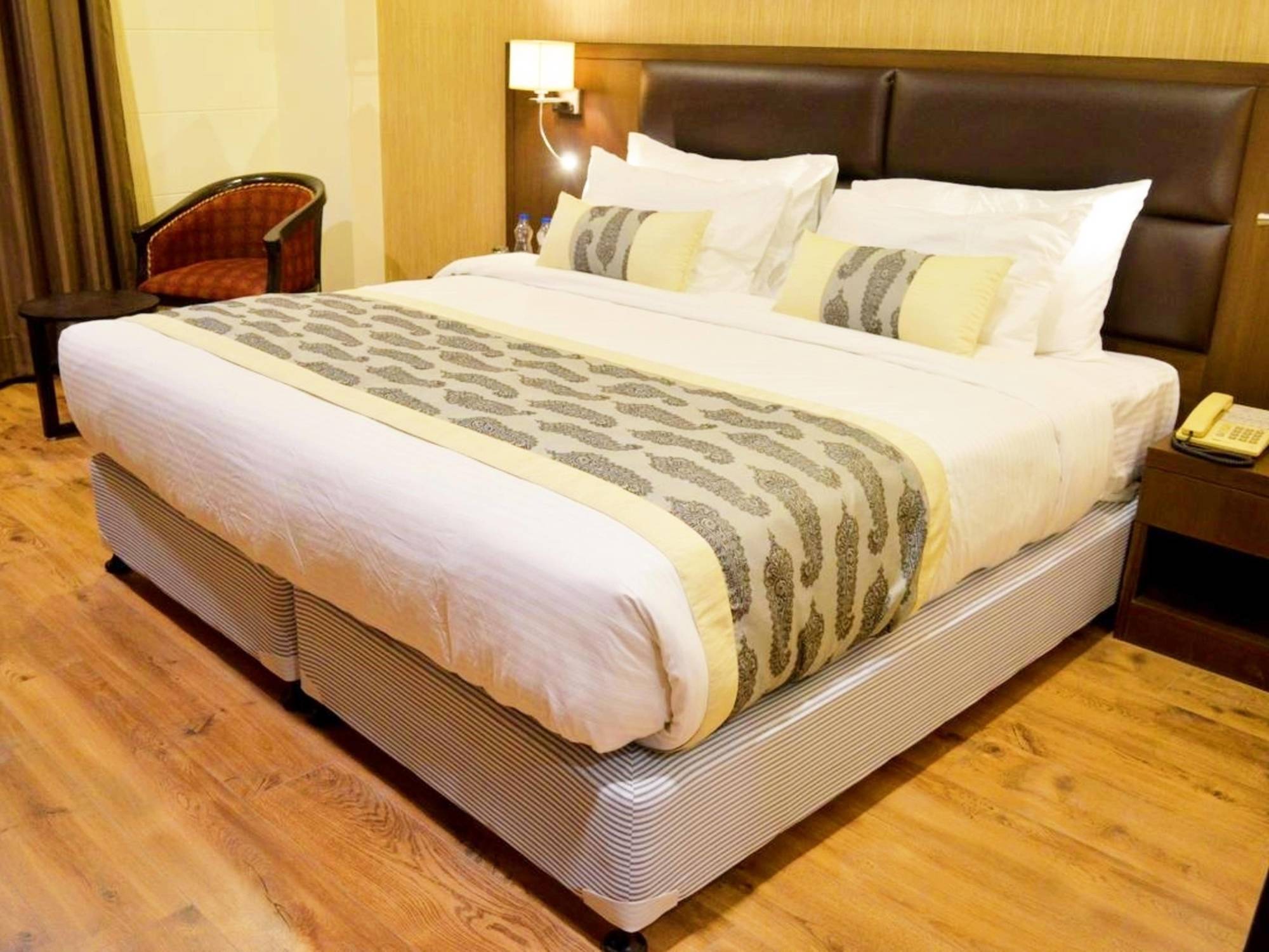 Hotel Casaya Inn Chinhat Экстерьер фото