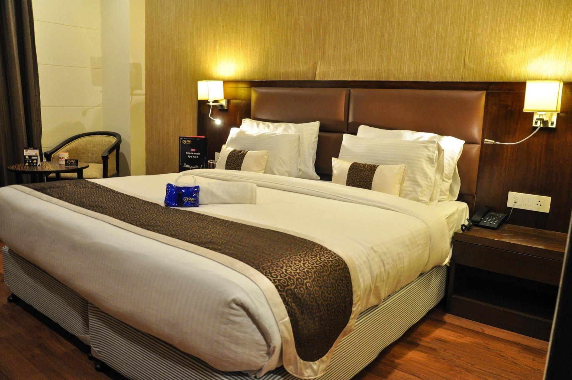 Hotel Casaya Inn Chinhat Экстерьер фото