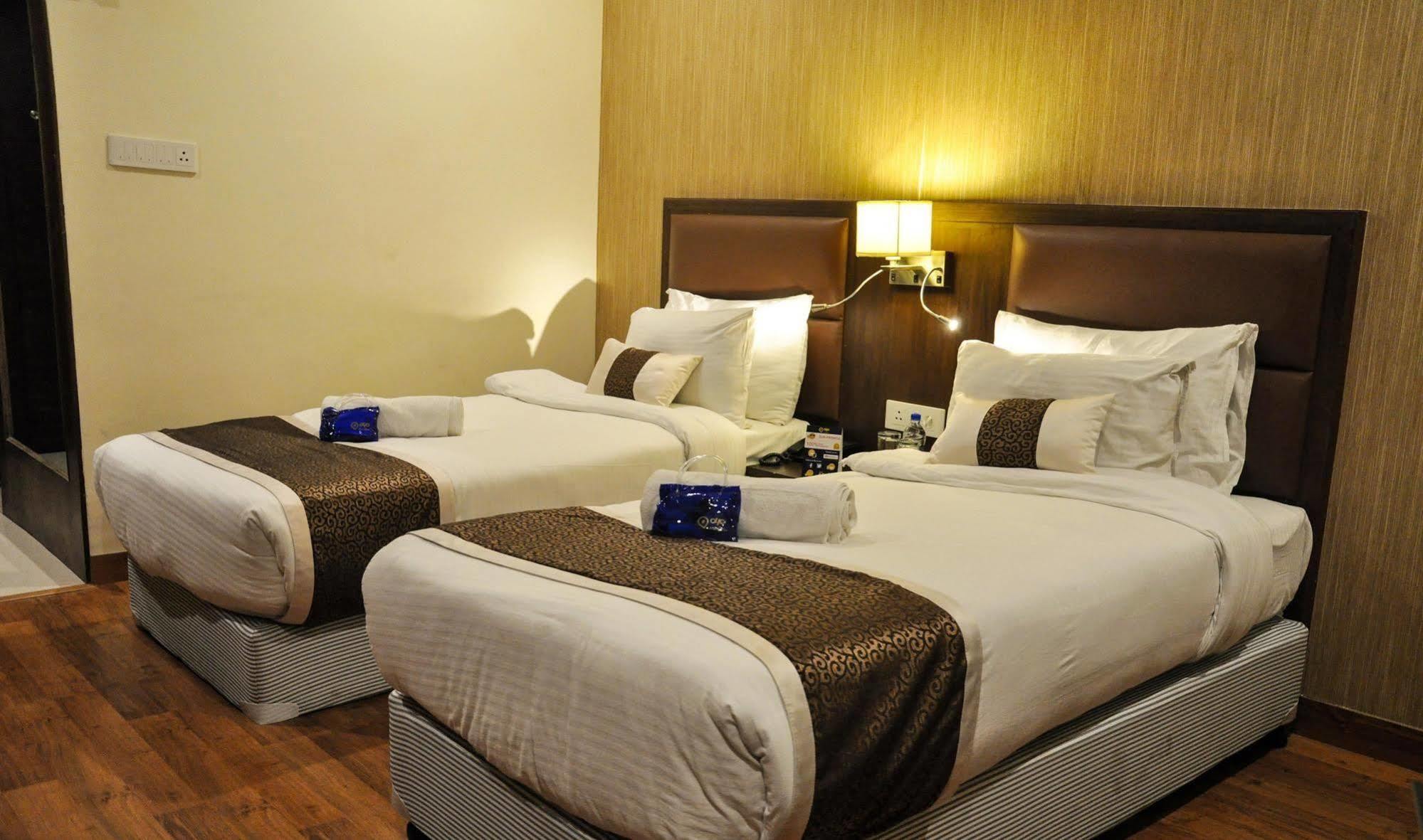 Hotel Casaya Inn Chinhat Экстерьер фото